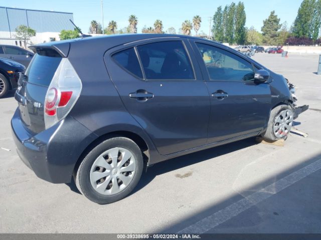 Photo 3 VIN: JTDKDTB32D1043812 - TOYOTA PRIUS C 