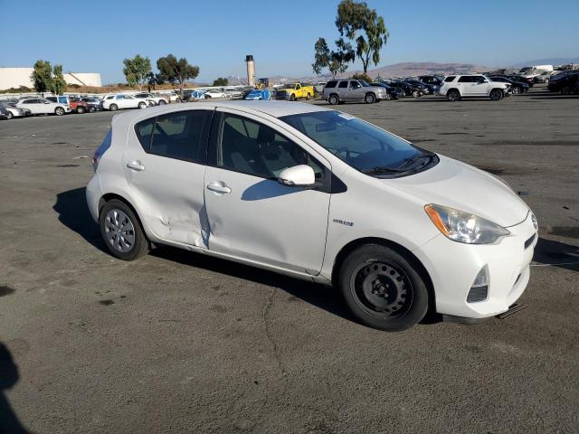 Photo 3 VIN: JTDKDTB32D1046158 - TOYOTA PRIUS C 