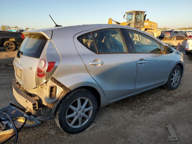 Photo 2 VIN: JTDKDTB32D1056219 - TOYOTA PRIUS C 