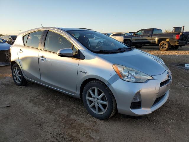 Photo 3 VIN: JTDKDTB32D1056219 - TOYOTA PRIUS C 