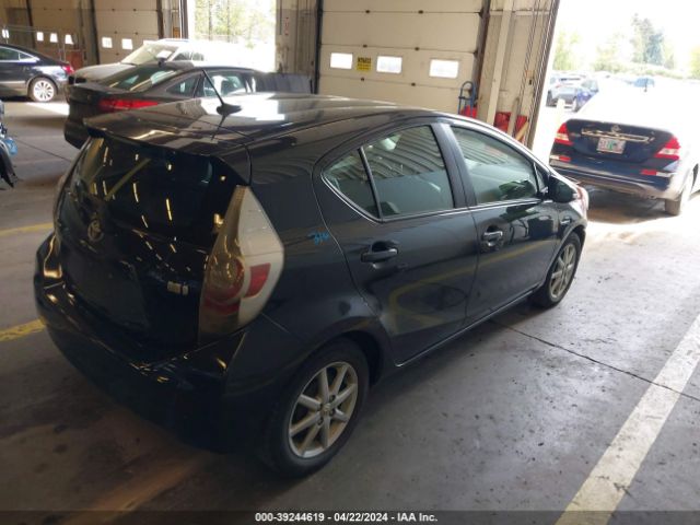 Photo 3 VIN: JTDKDTB32D1533909 - TOYOTA PRIUS C 