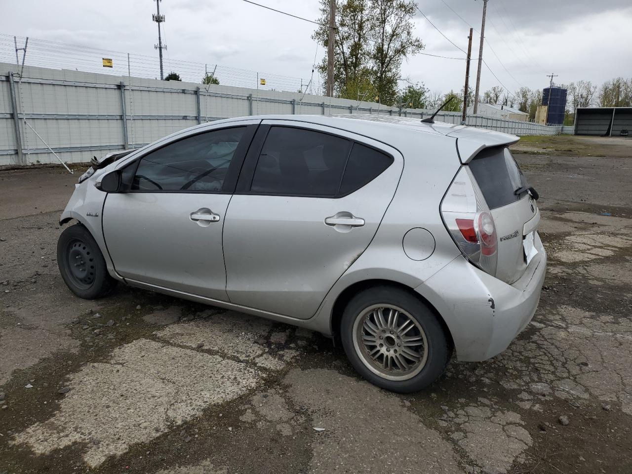 Photo 1 VIN: JTDKDTB32D1541301 - TOYOTA PRIUS 