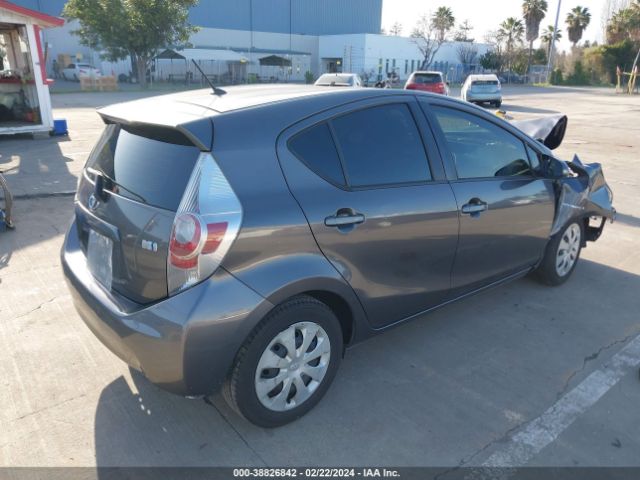 Photo 3 VIN: JTDKDTB32D1545946 - TOYOTA PRIUS C 