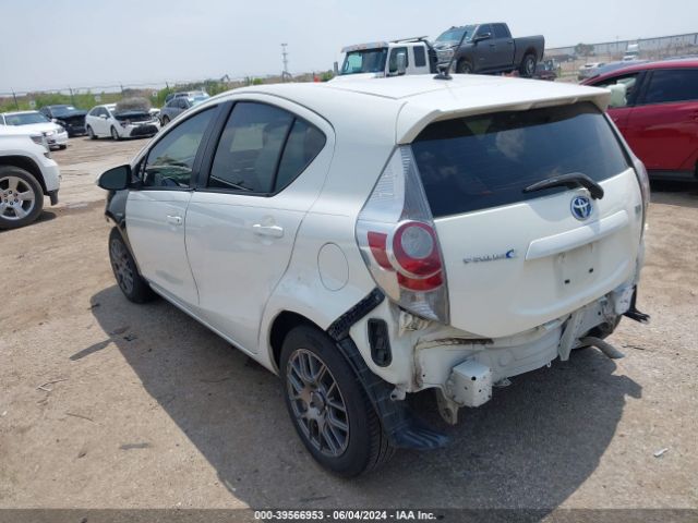 Photo 2 VIN: JTDKDTB32D1554680 - TOYOTA PRIUS C 