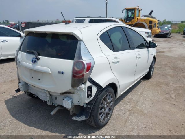 Photo 3 VIN: JTDKDTB32D1554680 - TOYOTA PRIUS C 