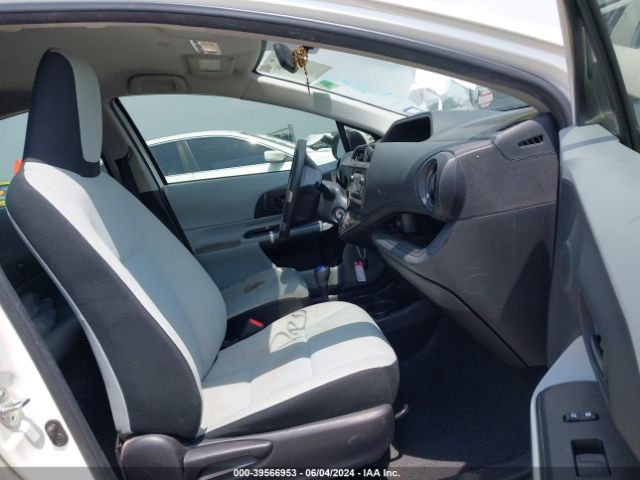 Photo 4 VIN: JTDKDTB32D1554680 - TOYOTA PRIUS C 