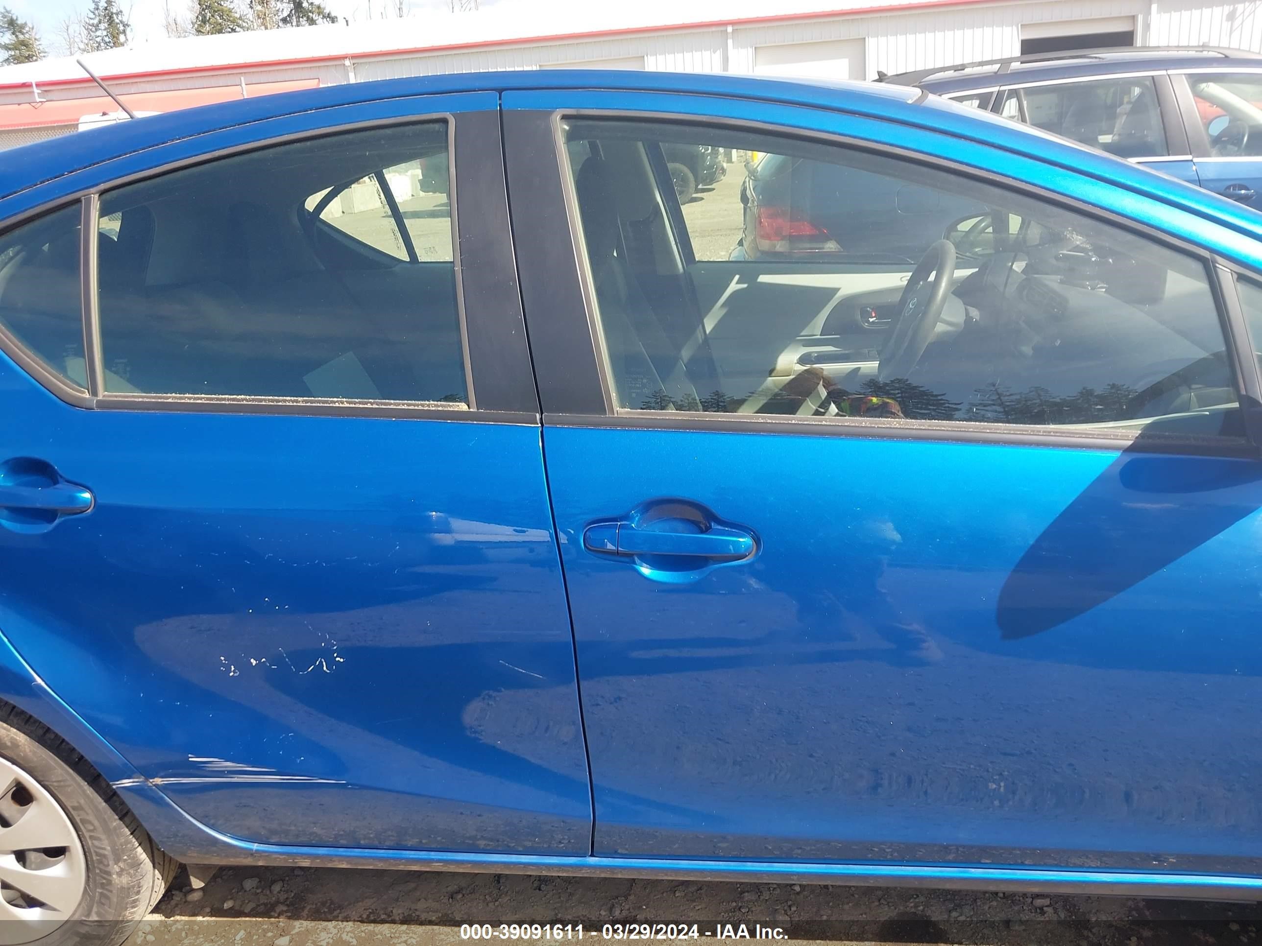 Photo 12 VIN: JTDKDTB32E1574929 - TOYOTA PRIUS C 