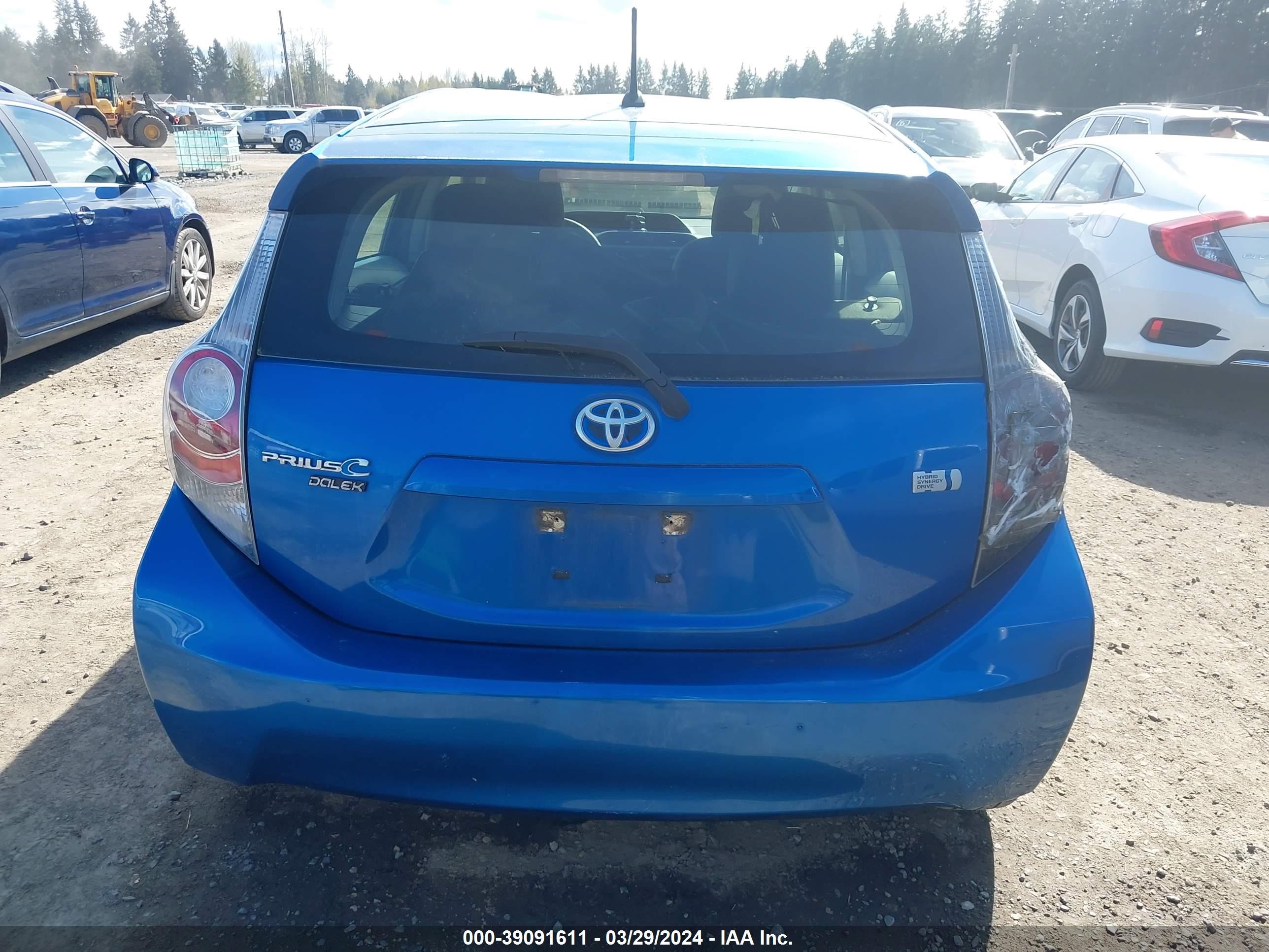 Photo 15 VIN: JTDKDTB32E1574929 - TOYOTA PRIUS C 