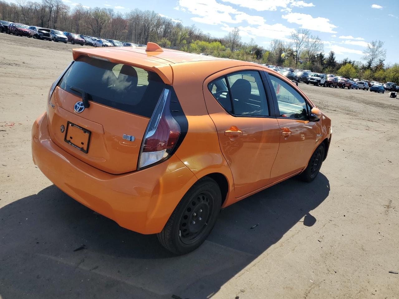 Photo 2 VIN: JTDKDTB32F1087182 - TOYOTA PRIUS 