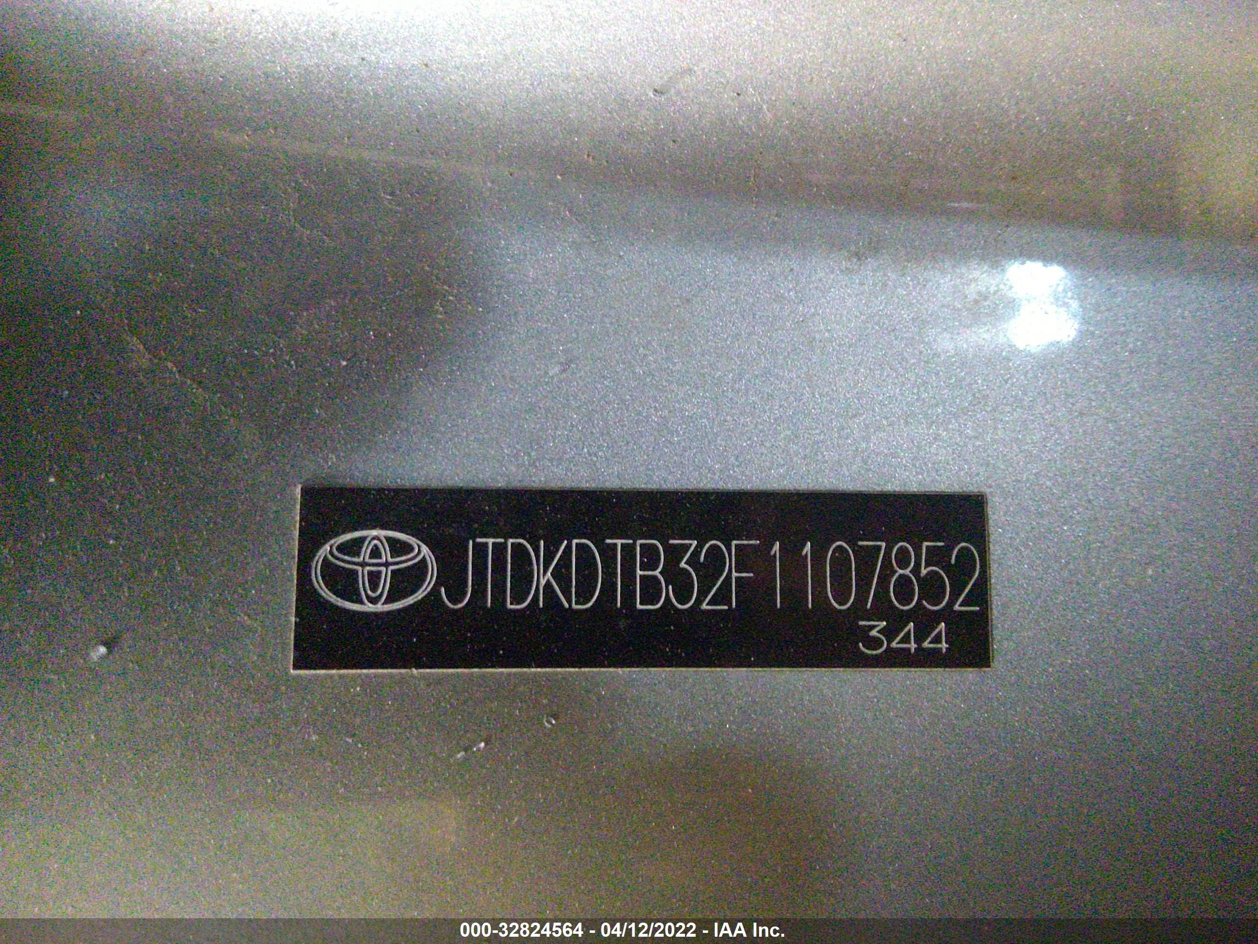 Photo 8 VIN: JTDKDTB32F1107852 - TOYOTA PRIUS C 