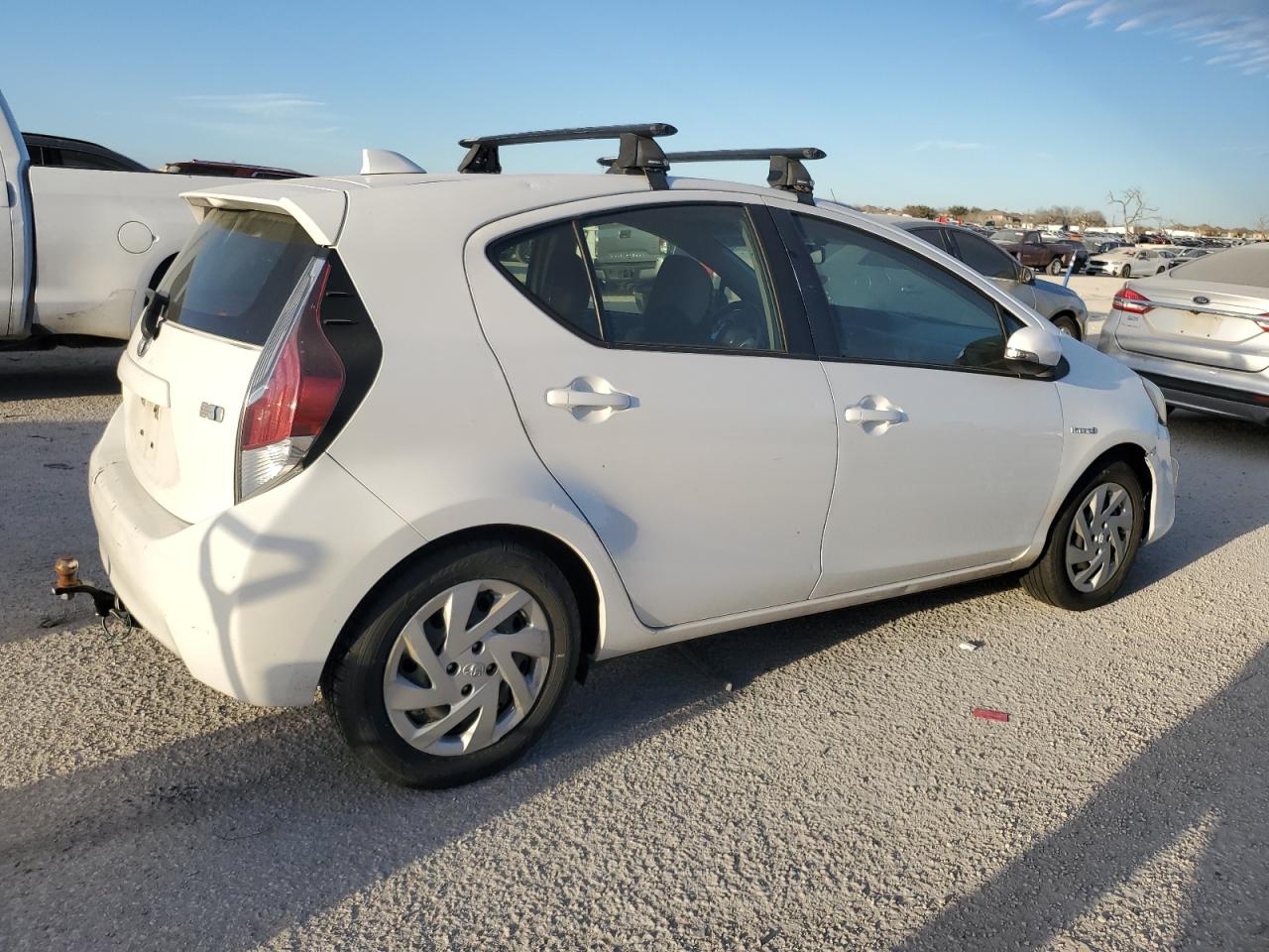 Photo 2 VIN: JTDKDTB32F1576181 - TOYOTA PRIUS 