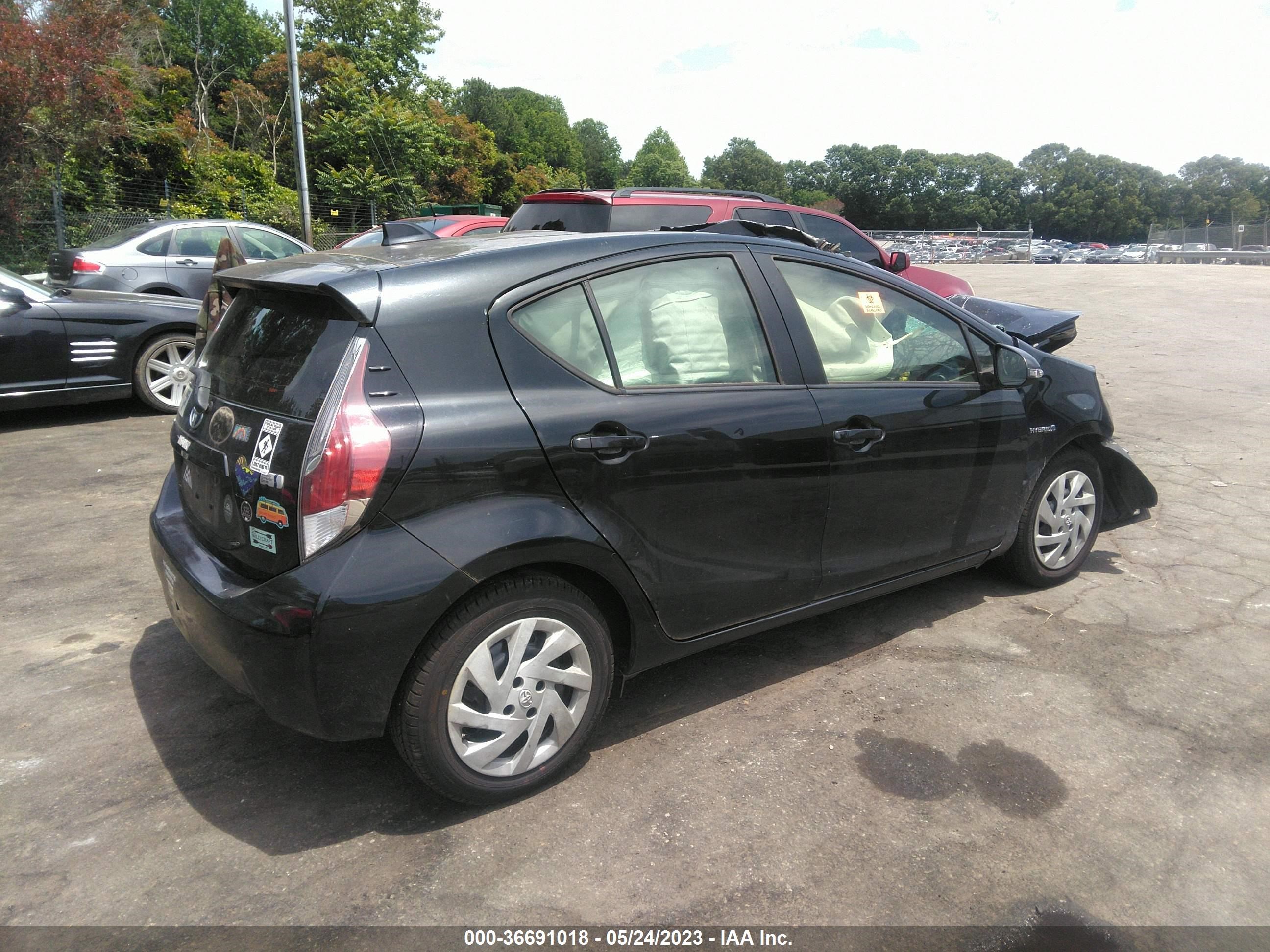 Photo 3 VIN: JTDKDTB32F1578626 - TOYOTA PRIUS C 