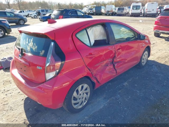 Photo 3 VIN: JTDKDTB32F1585351 - TOYOTA PRIUS C 