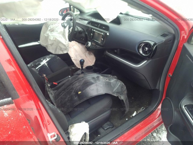 Photo 4 VIN: JTDKDTB32F1586872 - TOYOTA PRIUS C 