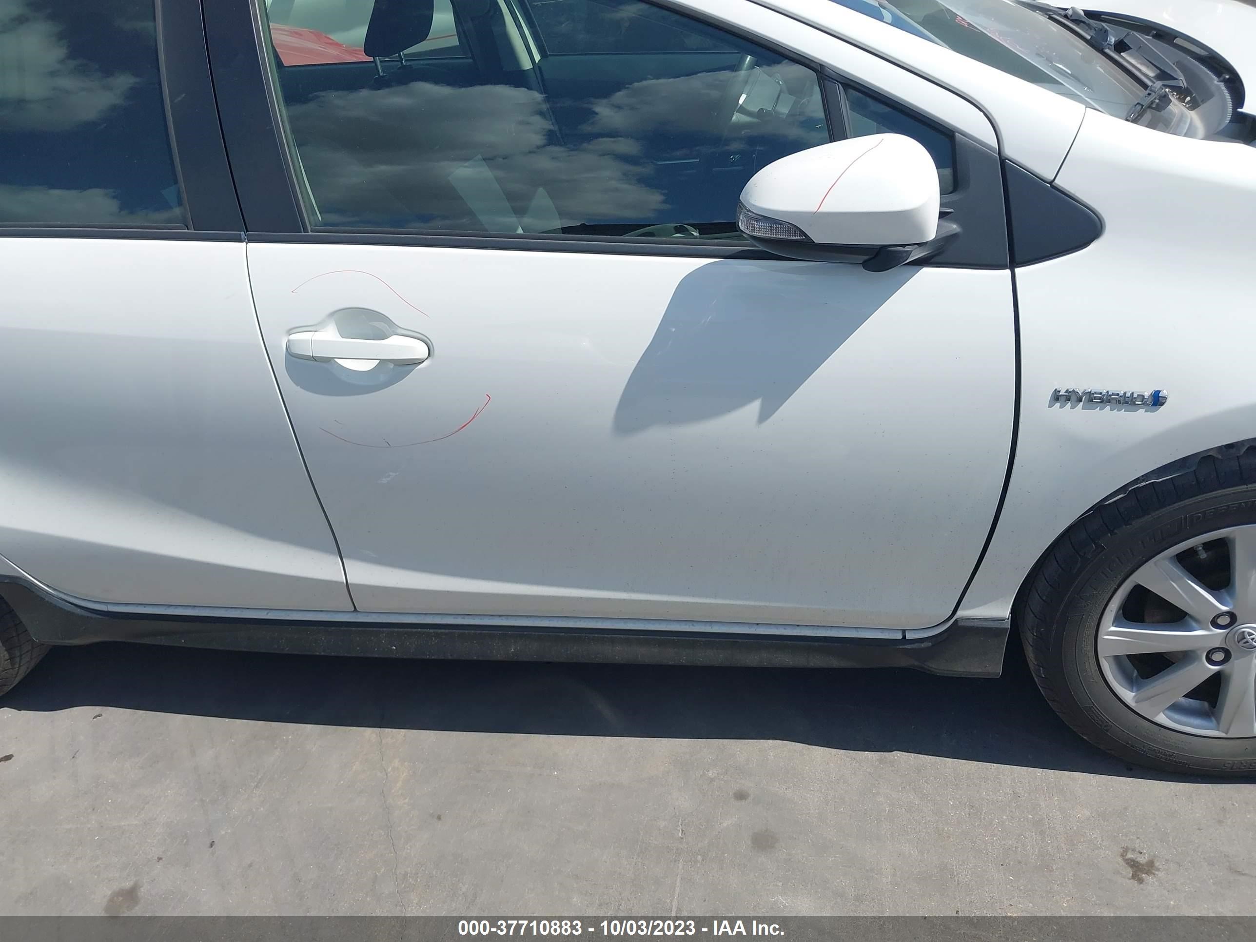 Photo 13 VIN: JTDKDTB32H1595090 - TOYOTA PRIUS C 