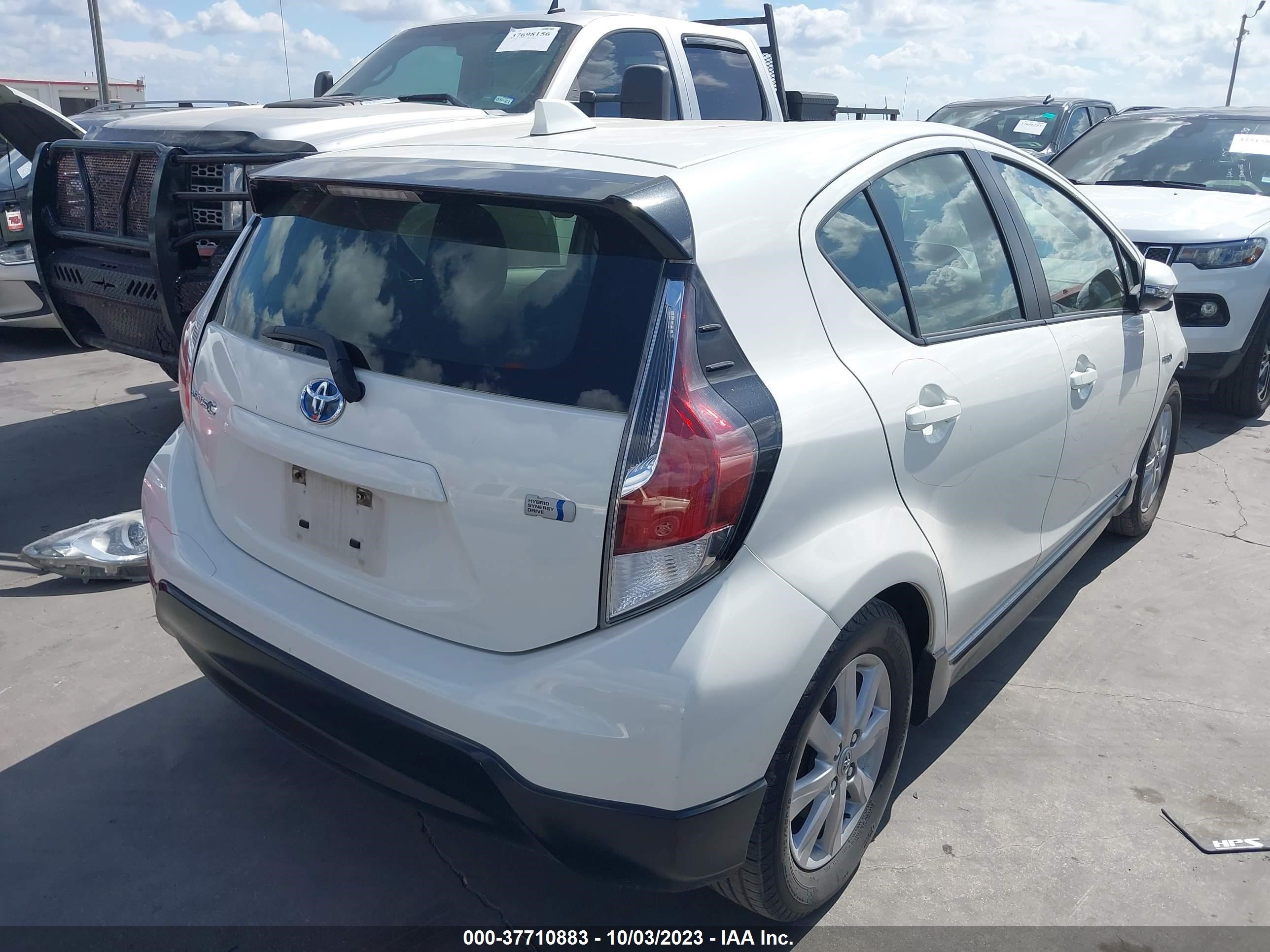 Photo 3 VIN: JTDKDTB32H1595090 - TOYOTA PRIUS C 