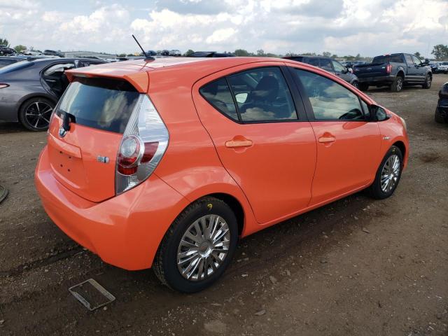 Photo 2 VIN: JTDKDTB33C1013572 - TOYOTA PRIUS C 