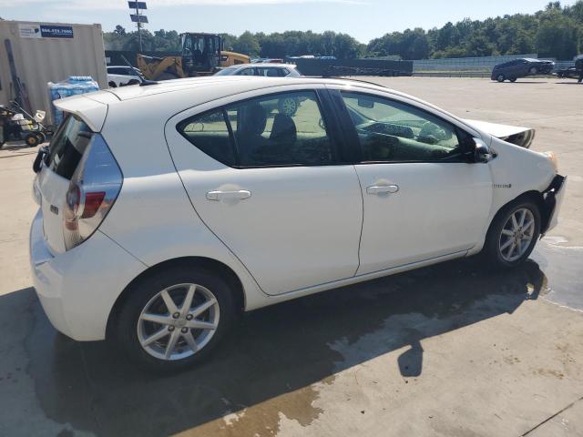 Photo 2 VIN: JTDKDTB33C1023731 - TOYOTA PRIUS C 