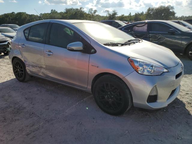 Photo 3 VIN: JTDKDTB33C1504143 - TOYOTA PRIUS C 