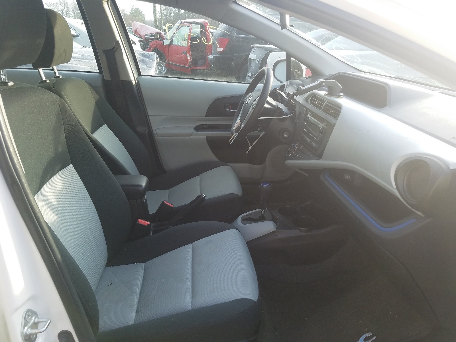 Photo 4 VIN: JTDKDTB33C1506524 - TOYOTA PRIUS C 