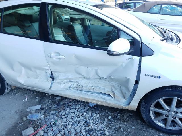 Photo 8 VIN: JTDKDTB33D1054592 - TOYOTA PRIUS C 