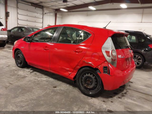 Photo 2 VIN: JTDKDTB33D1529853 - TOYOTA PRIUS C 