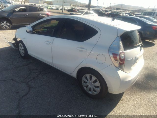 Photo 2 VIN: JTDKDTB33D1537127 - TOYOTA PRIUS C 