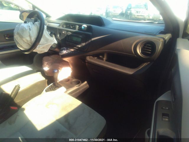 Photo 4 VIN: JTDKDTB33D1537127 - TOYOTA PRIUS C 