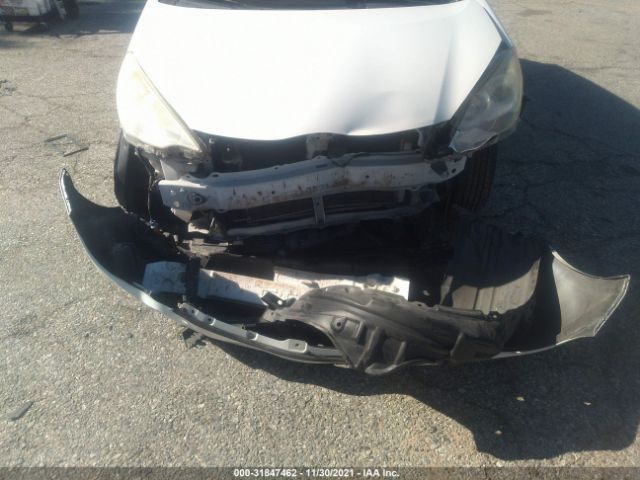 Photo 5 VIN: JTDKDTB33D1537127 - TOYOTA PRIUS C 