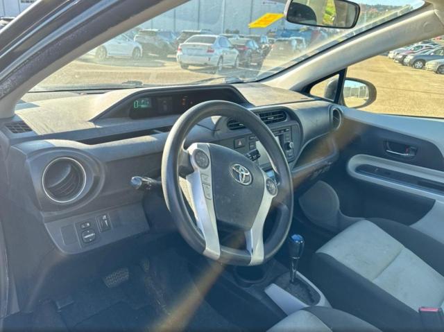 Photo 8 VIN: JTDKDTB33D1539282 - TOYOTA PRIUS C 