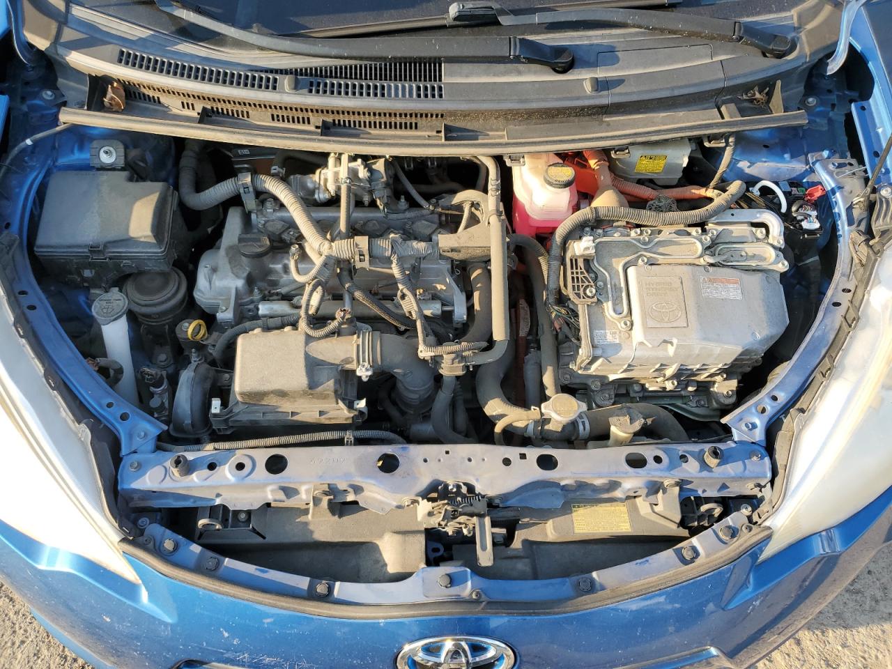 Photo 10 VIN: JTDKDTB33D1541050 - TOYOTA PRIUS 