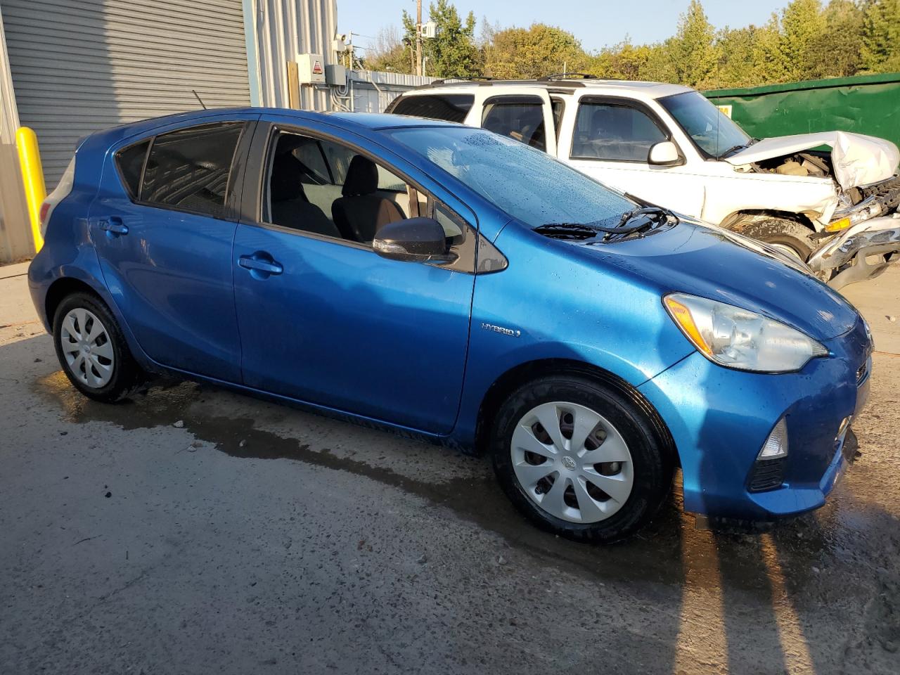 Photo 3 VIN: JTDKDTB33D1541050 - TOYOTA PRIUS 