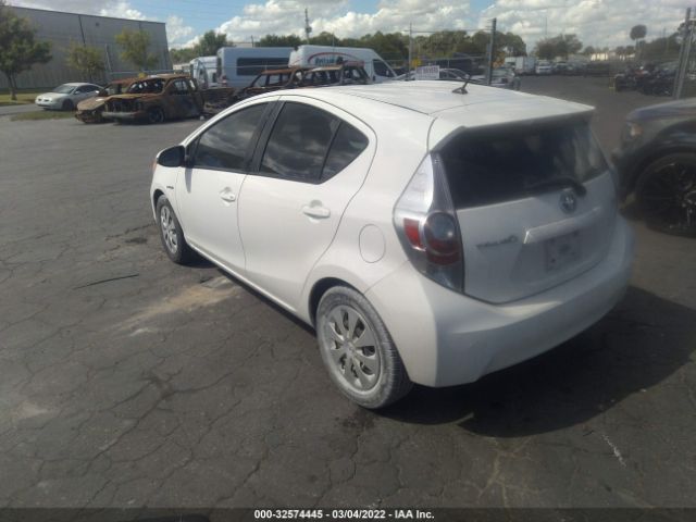 Photo 2 VIN: JTDKDTB33D1542814 - TOYOTA PRIUS C 