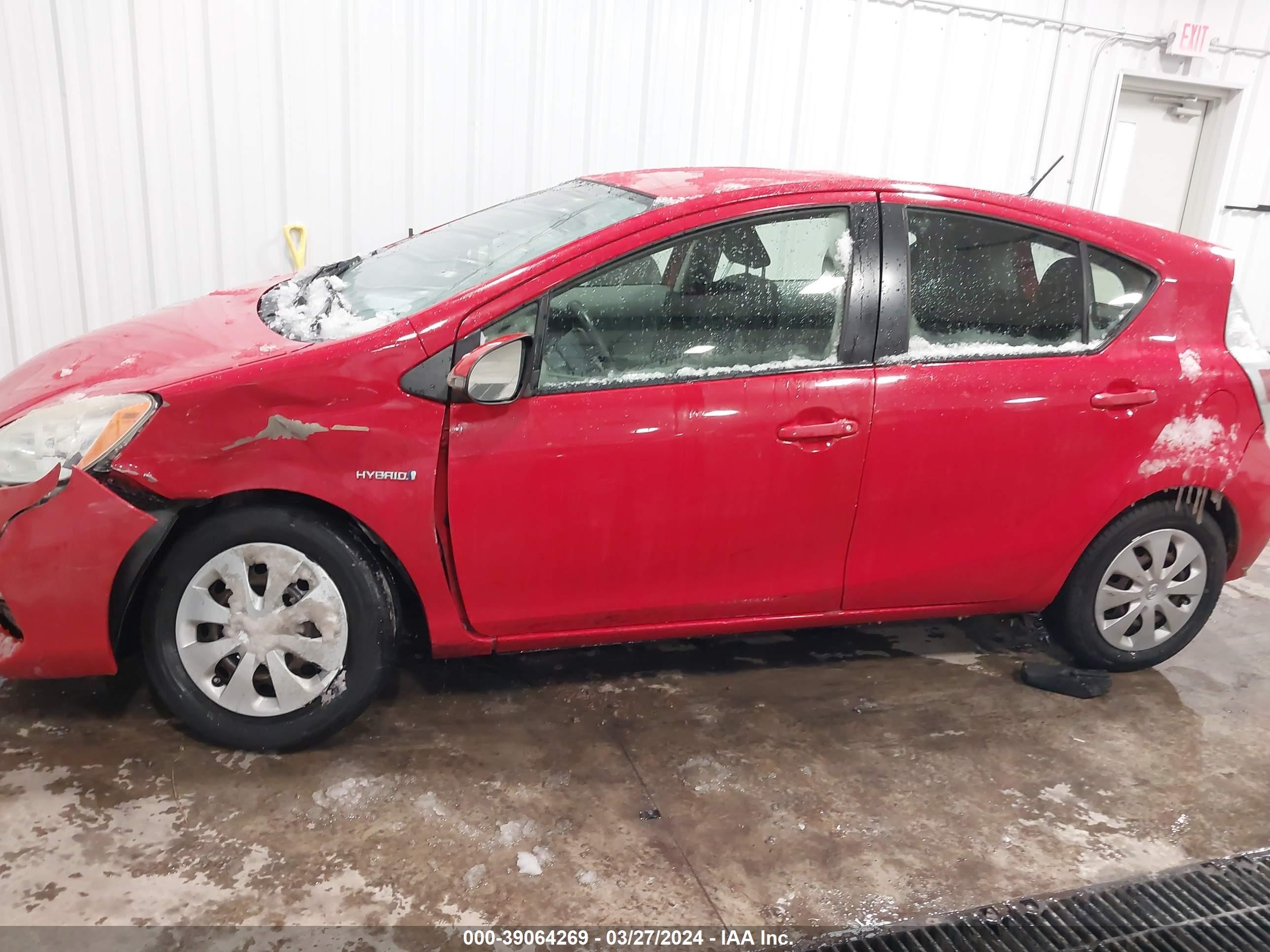 Photo 13 VIN: JTDKDTB33D1551609 - TOYOTA PRIUS C 