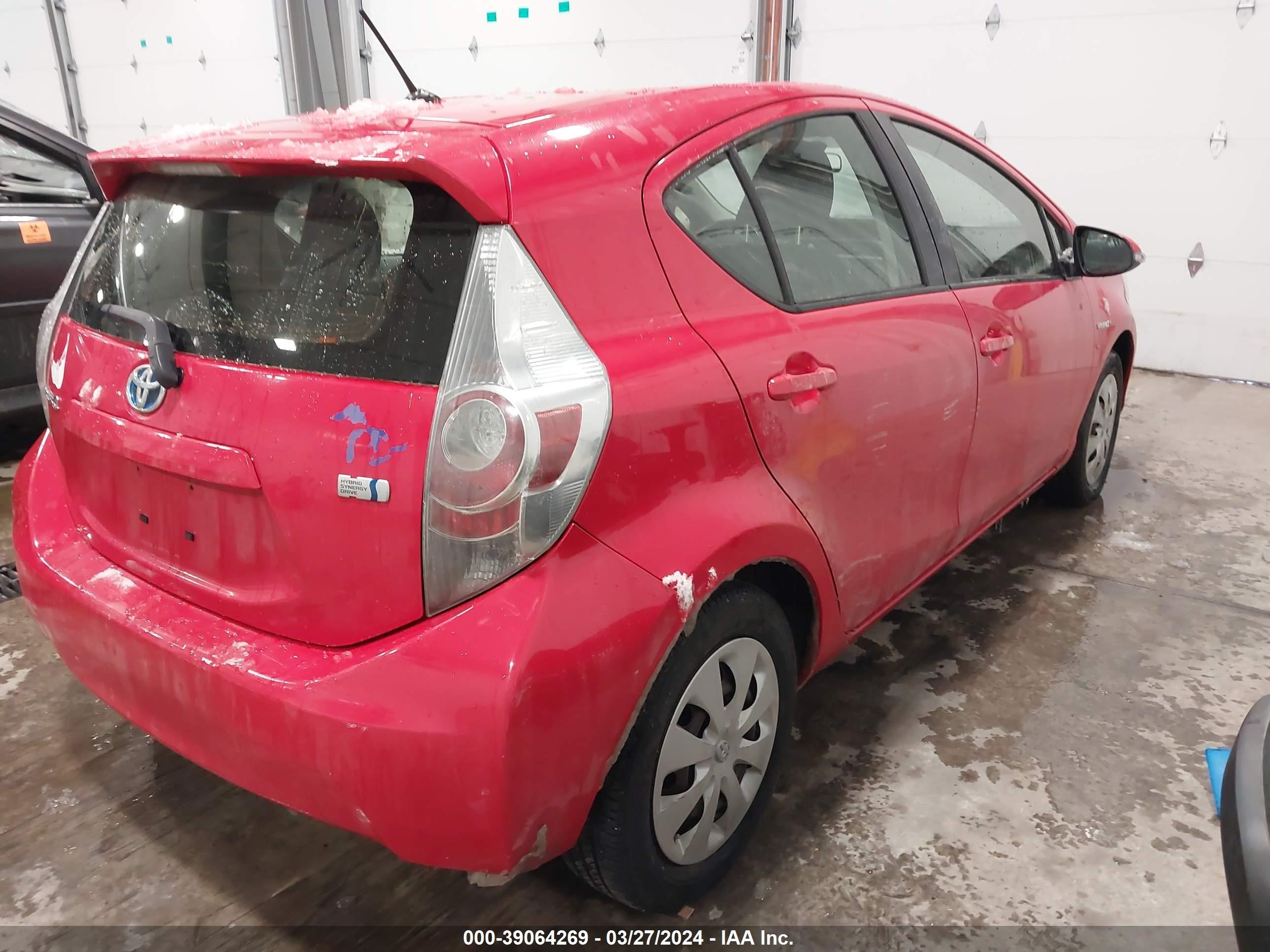 Photo 3 VIN: JTDKDTB33D1551609 - TOYOTA PRIUS C 