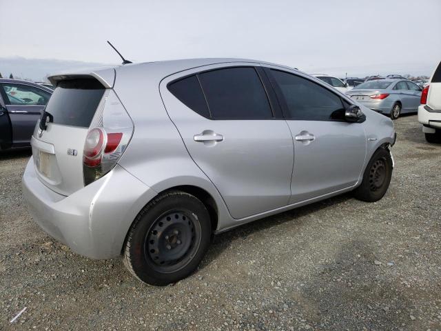 Photo 2 VIN: JTDKDTB33E1061740 - TOYOTA PRIUS C 