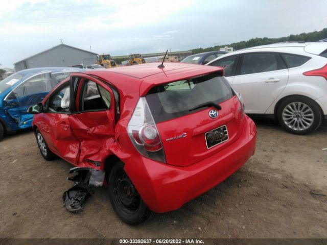 Photo 2 VIN: JTDKDTB33E1074715 - TOYOTA PRIUS C 