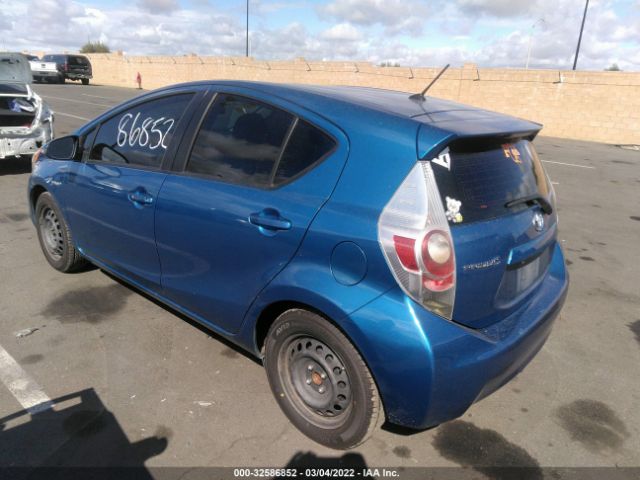 Photo 2 VIN: JTDKDTB33E1077047 - TOYOTA PRIUS C 