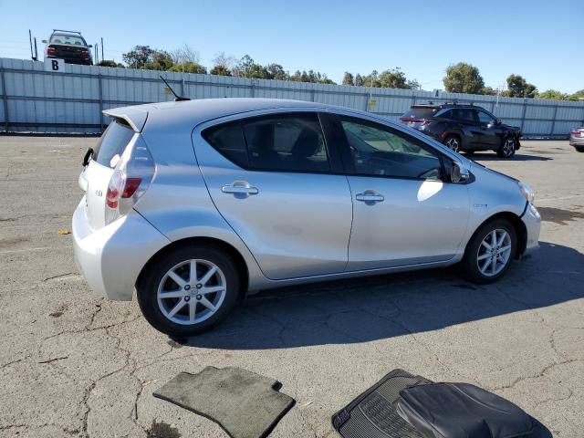 Photo 2 VIN: JTDKDTB33E1078778 - TOYOTA PRIUS C 