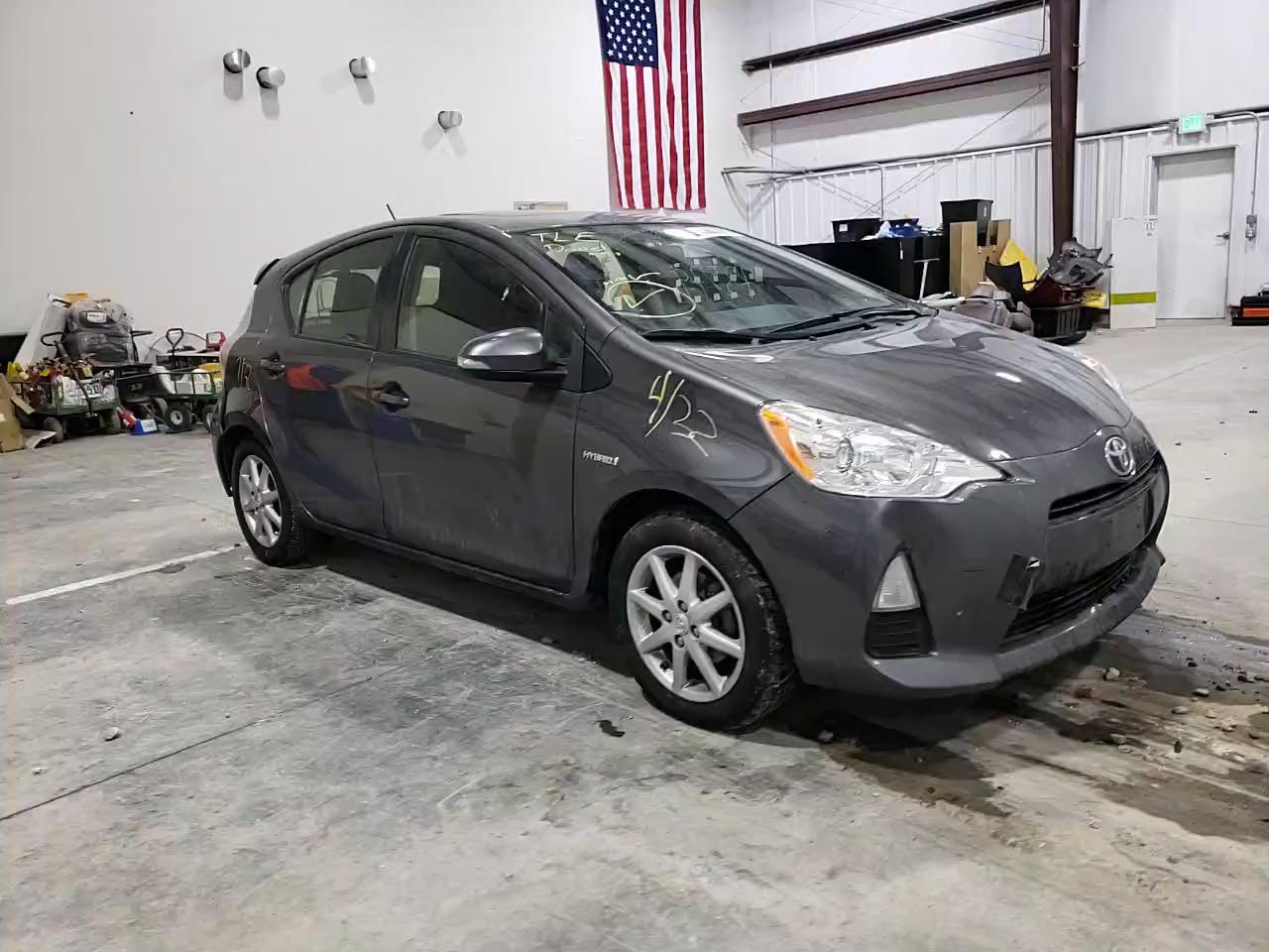 Photo 10 VIN: JTDKDTB33E1084497 - TOYOTA PRIUS C 