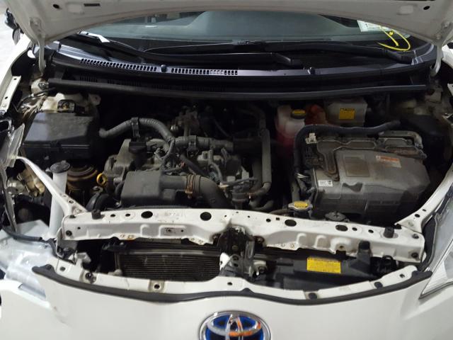 Photo 6 VIN: JTDKDTB33E1569948 - TOYOTA PRIUS C 