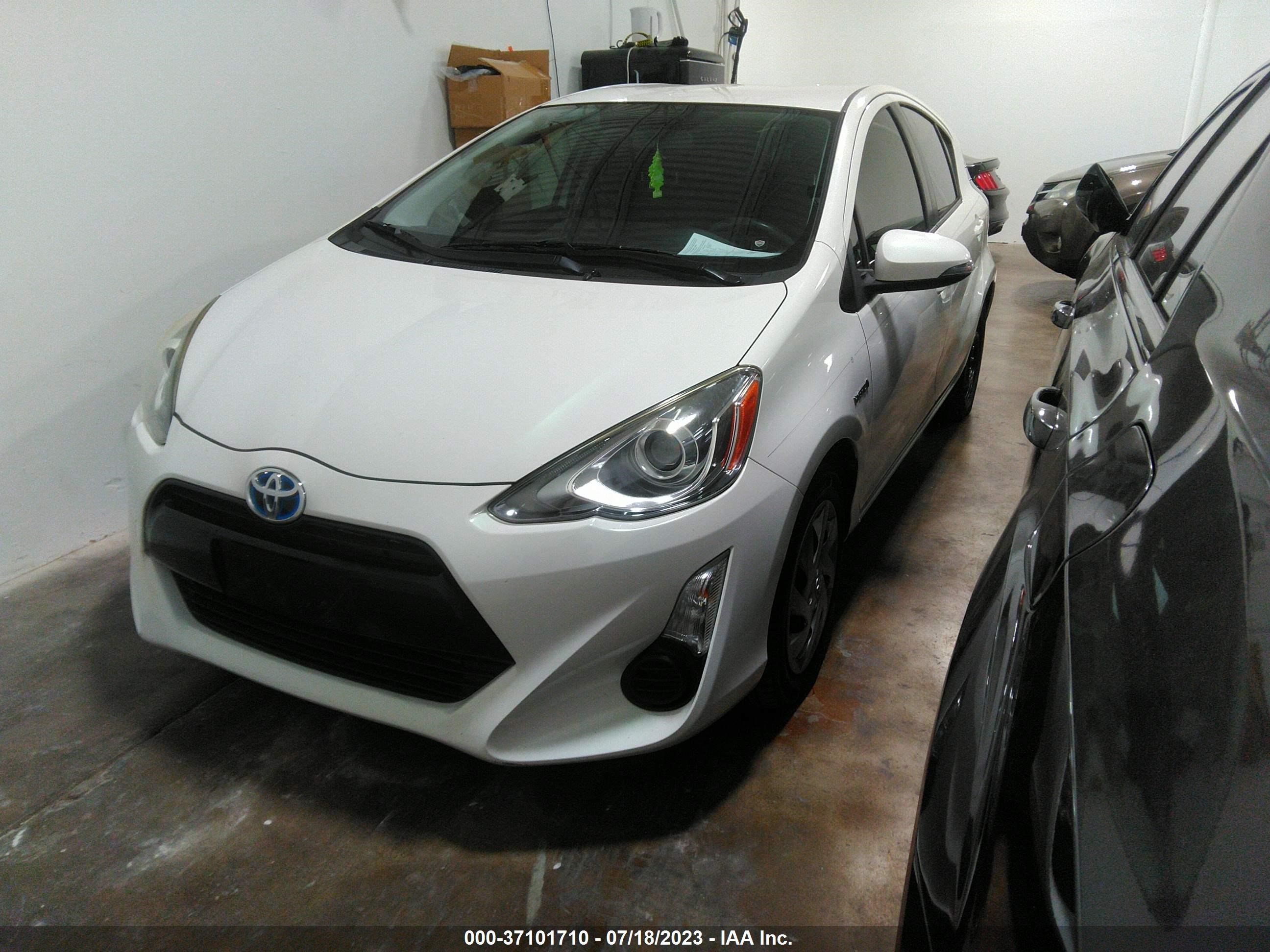 Photo 1 VIN: JTDKDTB33F1103101 - TOYOTA PRIUS C 