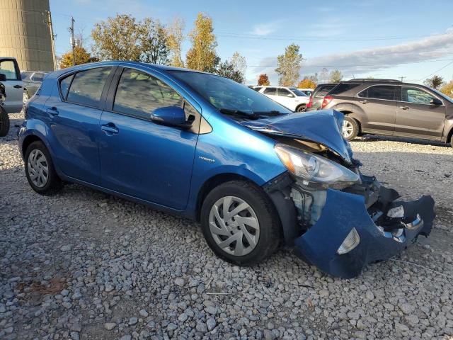 Photo 3 VIN: JTDKDTB33F1576187 - TOYOTA PRIUS C 