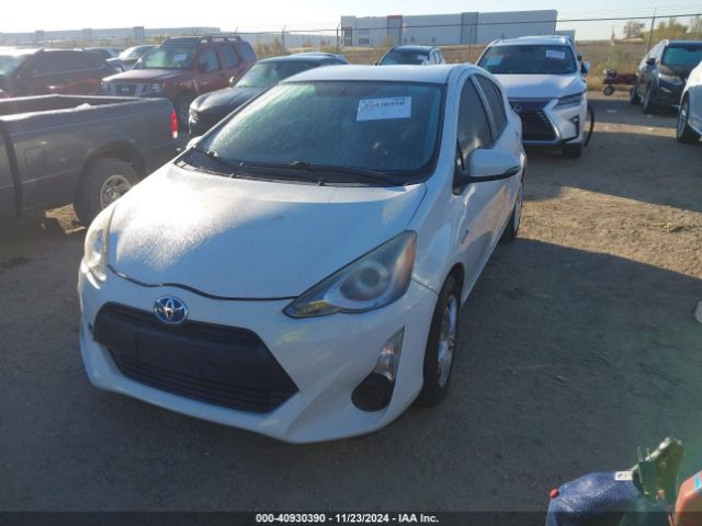 Photo 1 VIN: JTDKDTB33F1585102 - TOYOTA PRIUS C 