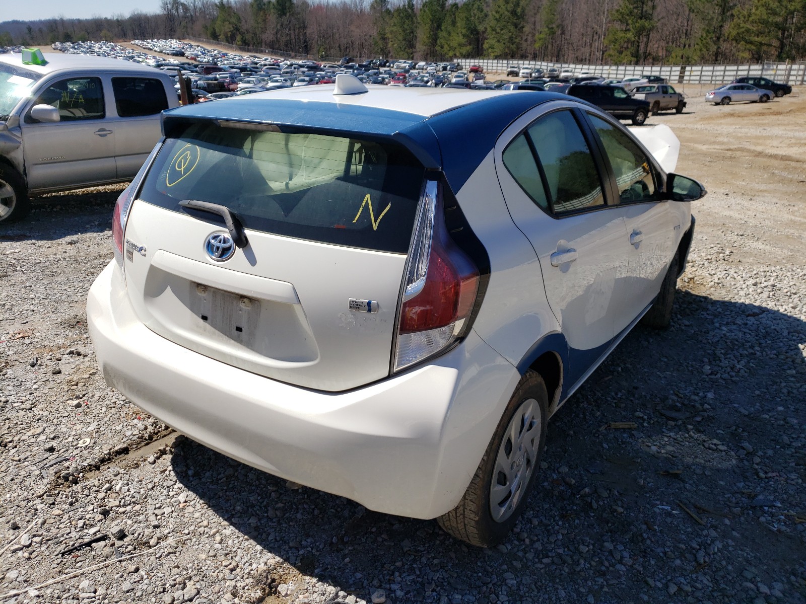 Photo 3 VIN: JTDKDTB33G1120465 - TOYOTA PRIUS C 