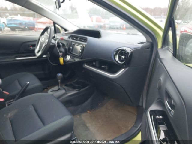 Photo 4 VIN: JTDKDTB33G1126251 - TOYOTA PRIUS C 