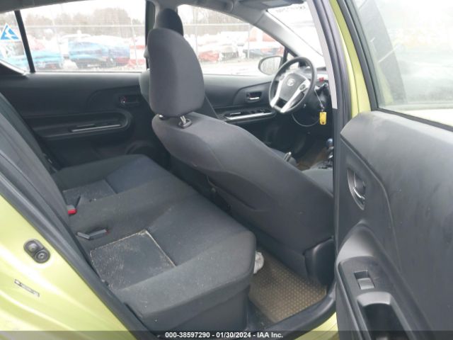 Photo 7 VIN: JTDKDTB33G1126251 - TOYOTA PRIUS C 