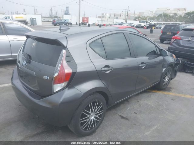 Photo 3 VIN: JTDKDTB33G1128842 - TOYOTA PRIUS C 