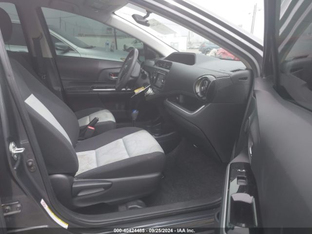 Photo 4 VIN: JTDKDTB33G1128842 - TOYOTA PRIUS C 