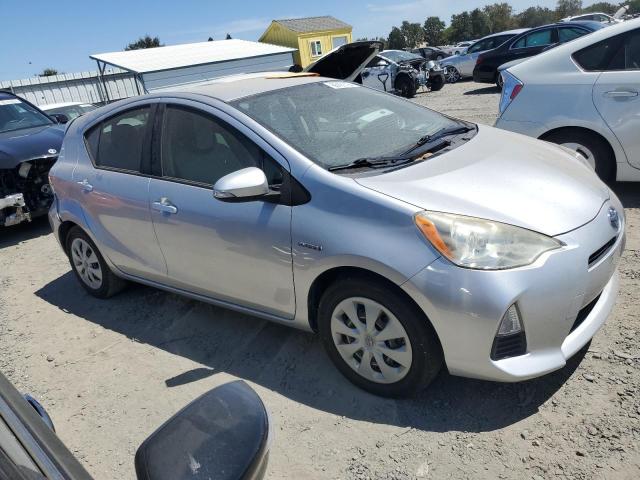 Photo 3 VIN: JTDKDTB34C1013466 - TOYOTA PRIUS C 